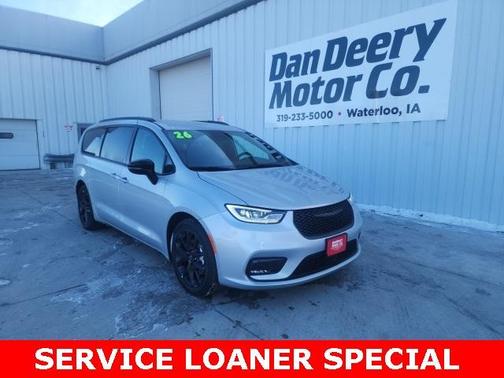 2026 Chrysler Pacifica Select