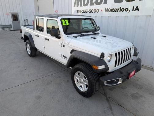 2023 Jeep Gladiator Sport