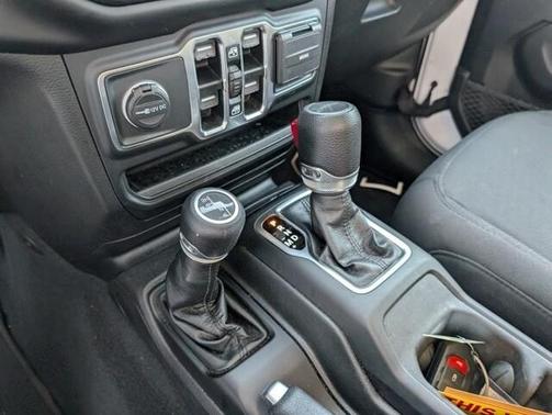 2023 Jeep Gladiator Sport