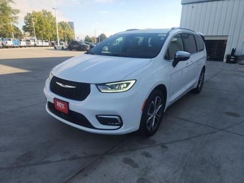 2026 Chrysler Pacifica Pinnacle