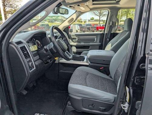 Brilliant Black Crystal Pearlcoat 2018 RAM 2500 Big Horn