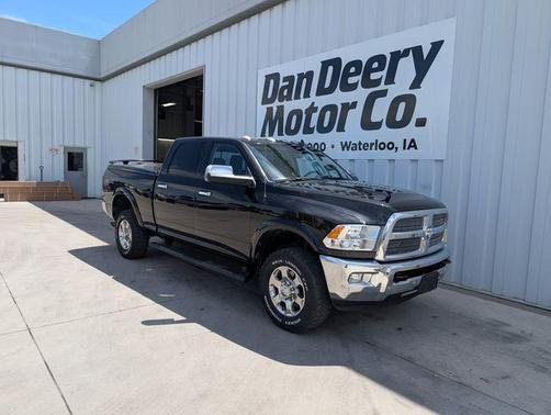 Brilliant Black Crystal Pearlcoat 2018 RAM 2500 Big Horn