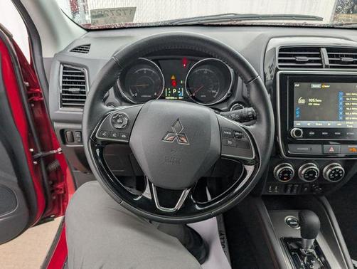 Red 2025 Mitsubishi Outlander Sport 2.0 ES