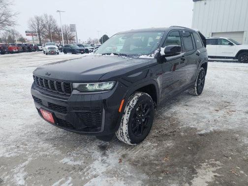 2026 Jeep Grand Cherokee Laredo