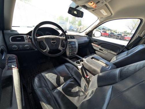 White Diamond Clearcoat 2011 GMC Yukon XL 1500 SLT