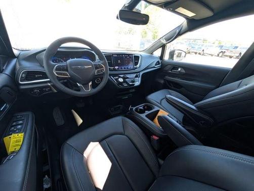 Ceramic Gray Clearcoat 2025 Chrysler Pacifica Select