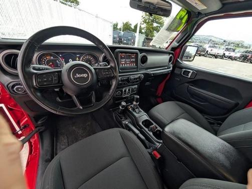 2022 Jeep Wrangler Sport