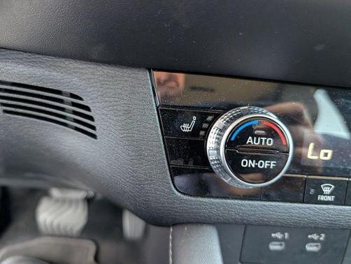 Alloy Silver Metallic 2025 Mitsubishi Outlander SE