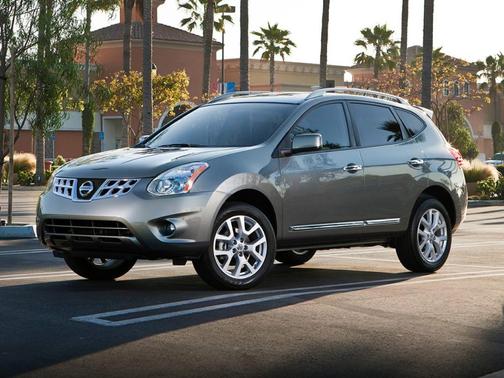 Pearl White 2015 Nissan Rogue Select S