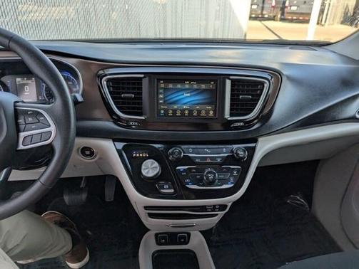 2018 Chrysler Pacifica Touring Plus