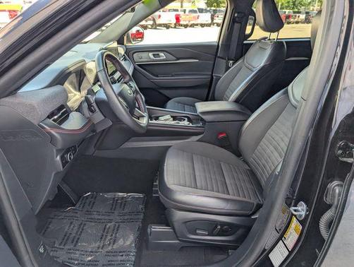 Black Metallic 2025 Ford Explorer ST-Line