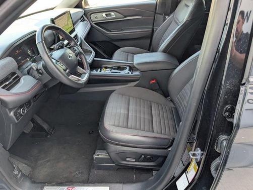 Black Metallic 2025 Ford Explorer ST-Line