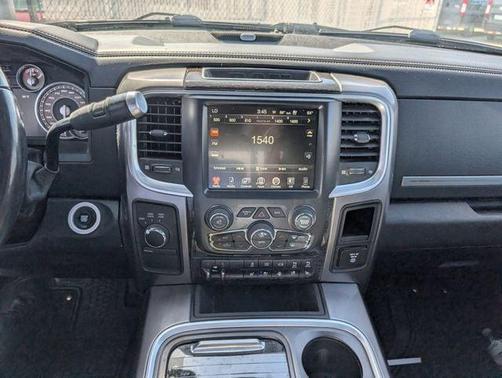 Brilliant Black Crystal Pearlcoat 2017 RAM 3500 Limited