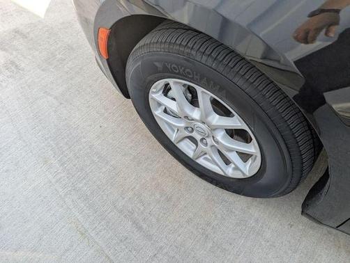 Diamond Black 2025 Chrysler Pacifica Select