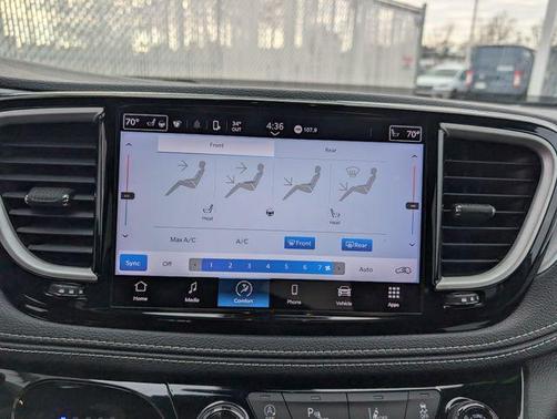 2023 Chrysler Pacifica Touring