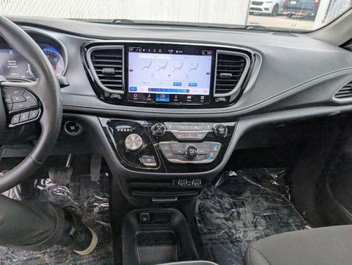 2023 Chrysler Pacifica Touring