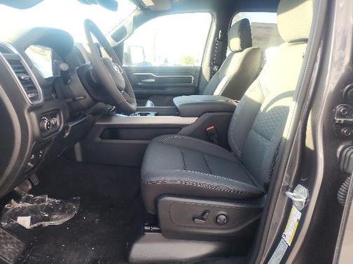 Granite Crystal Clearcoat Metallic 2026 RAM 1500 Big Horn