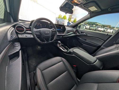 Summit White 2025 Chevrolet Trax 2RS