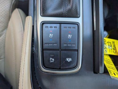 Venetian Red Pearl 2014 Hyundai Azera Limited