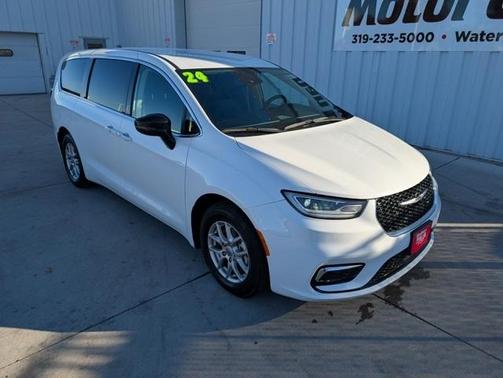 2024 Chrysler Pacifica Touring-L