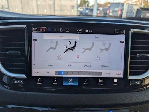 2024 Chrysler Pacifica Touring-L