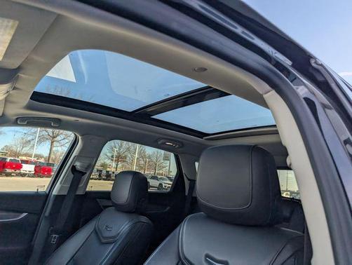 Stellar Black Metallic 2017 Cadillac XT5 Luxury