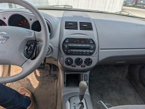 Sheer Silver 2002 Nissan Altima 2.5 S