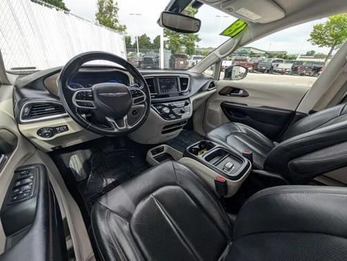 2018 Chrysler Pacifica Touring-L