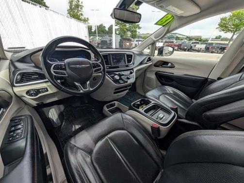 2018 Chrysler Pacifica Touring-L