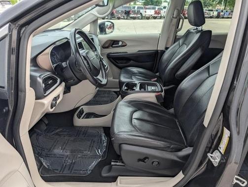 2018 Chrysler Pacifica Touring-L