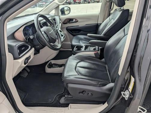 2018 Chrysler Pacifica Touring-L