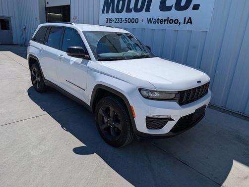 Bright White Clearcoat 2025 Jeep Grand Cherokee Limited