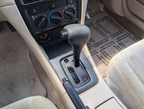 White Diamond Pearl 2001 Toyota Camry Solara SE