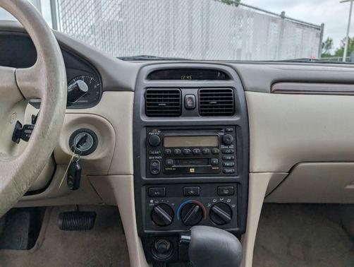 White Diamond Pearl 2001 Toyota Camry Solara SE