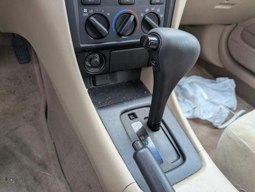 White Diamond Pearl 2001 Toyota Camry Solara SE