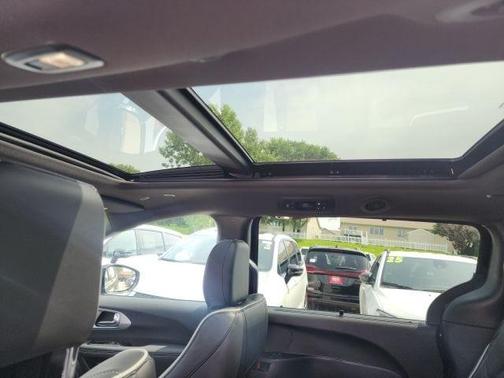 Diamond Black 2026 Chrysler Pacifica Limited