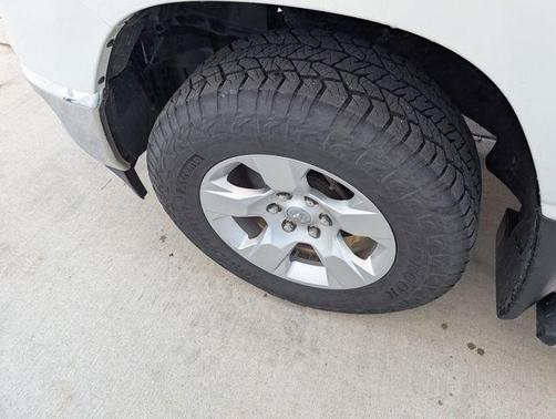 Bright White Clearcoat 2021 RAM 1500 Big Horn