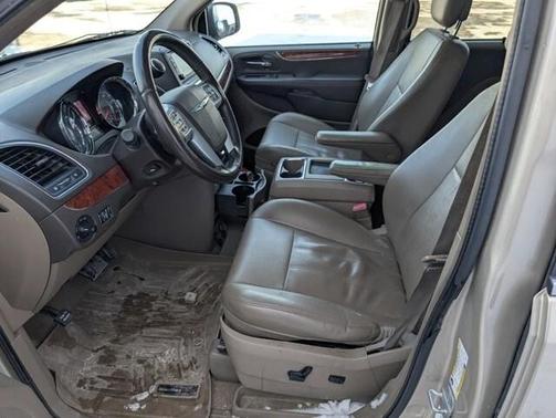 2012 Chrysler Town & Country Touring-L