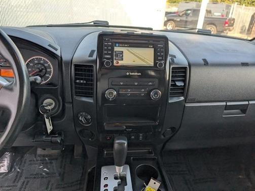 2015 Nissan Titan SV
