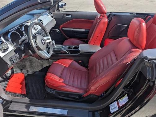 2005 Ford Mustang GT Premium