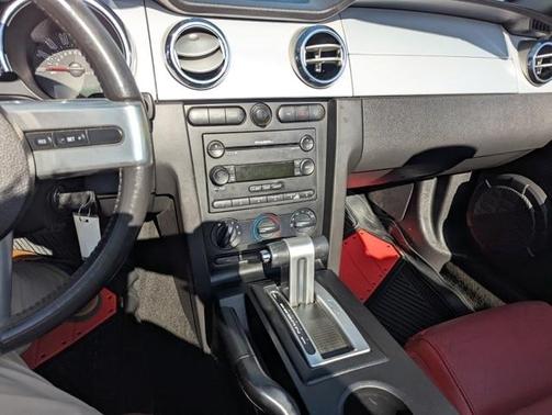 2005 Ford Mustang GT Premium