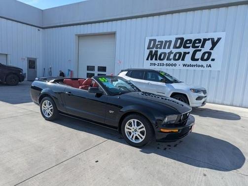 2005 Ford Mustang GT Premium