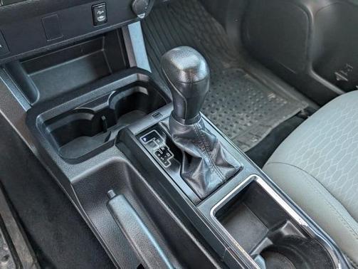 2016 Toyota Tacoma SR