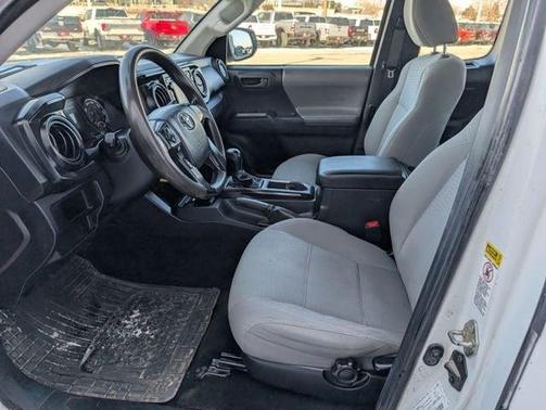 2016 Toyota Tacoma SR