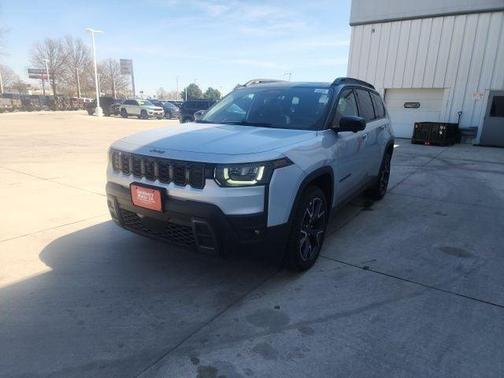 Silver Zynith Clearcoat 2026 Jeep Cherokee Overland