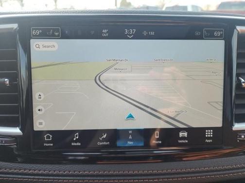 2025 Chrysler Pacifica Hybrid Pinnacle