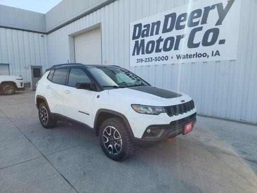 Bright White Clearcoat 2026 Jeep Compass Trailhawk