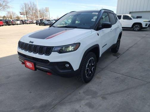 Bright White Clearcoat 2026 Jeep Compass Trailhawk