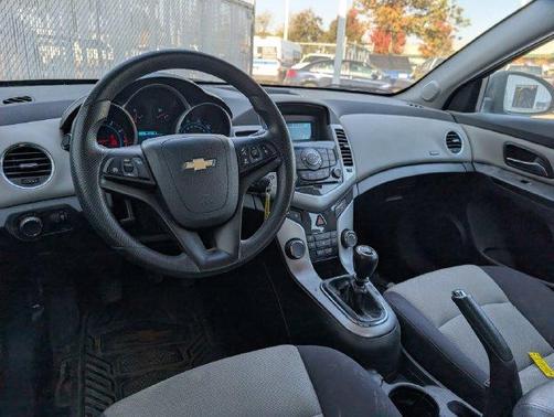 Blue Metallic 2013 Chevrolet Cruze LS