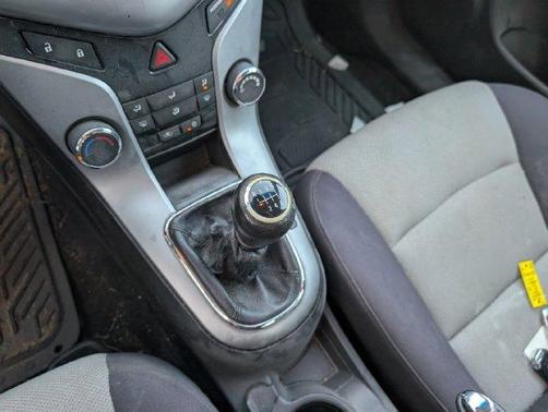 Blue Metallic 2013 Chevrolet Cruze LS